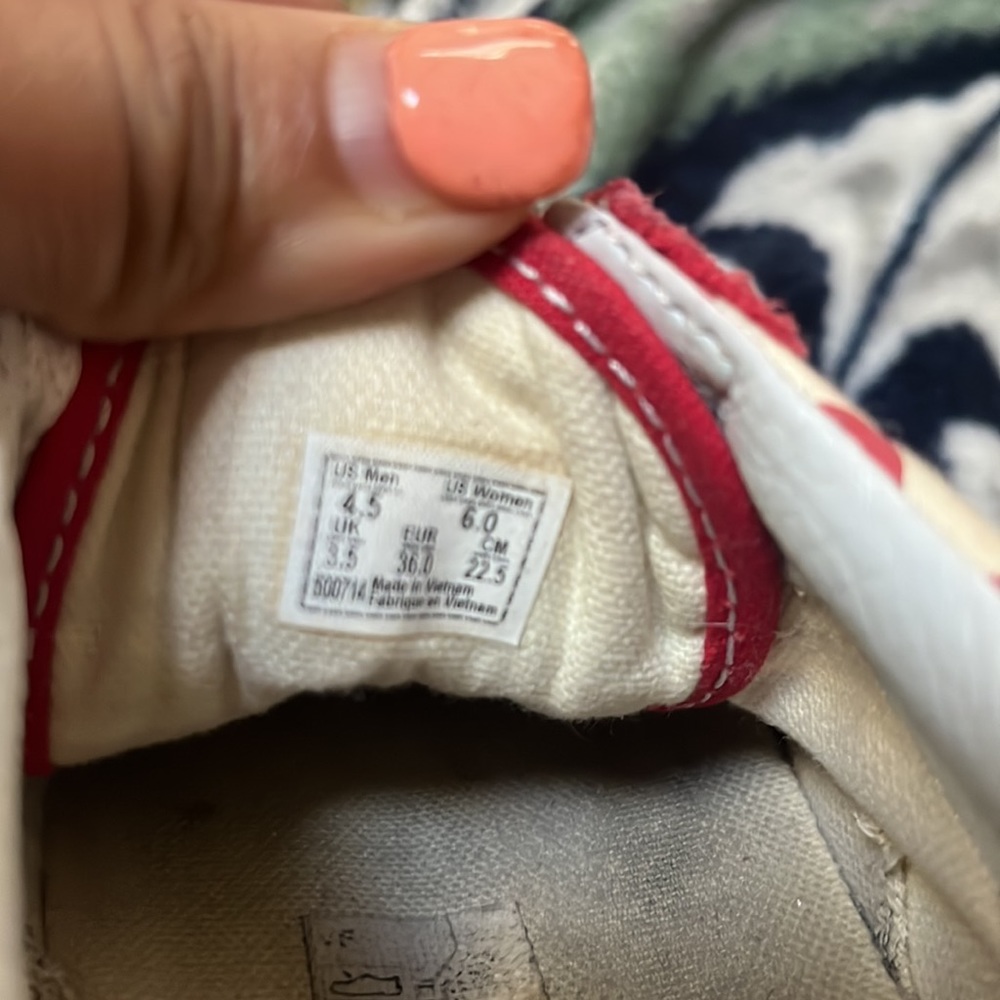 Vans - Picture 3 of 3